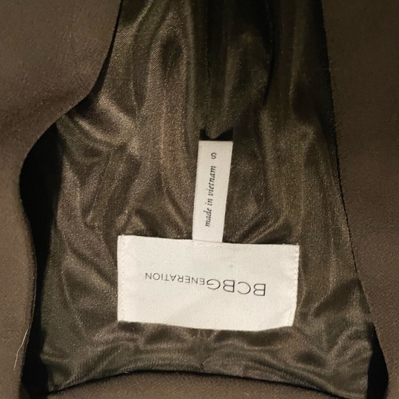 Olive BCBG blazer - Picture 2 of 2